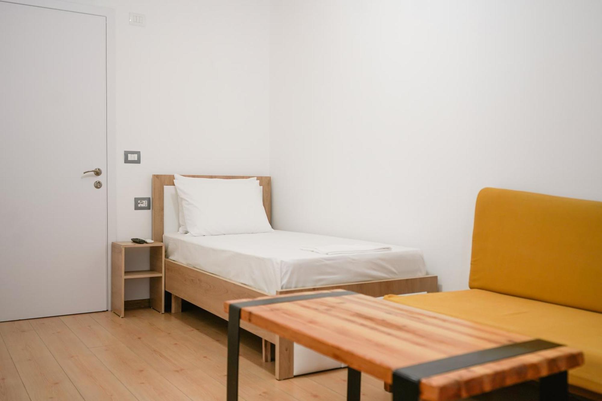 Ora Apartment Gjirokastër Eksteriør bilde